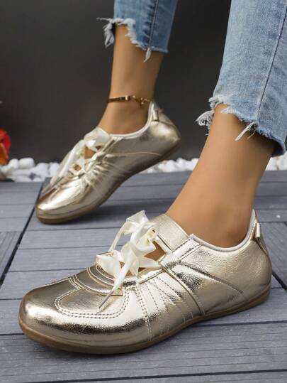 أحذية نسائية رياضية كاجوال أنيقة 2025 للربيع/الخريف بتصميم محدث شامل بأربطة ملونة بطراز بالية ماكارون لون