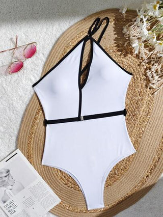 مايوه حريمي قطعة واحدة Swim Basics بدلة سباحة نسائية قطعة واحدة مزودة بفتحة جانبية وحمالة كتف، بأسلوب عطلة