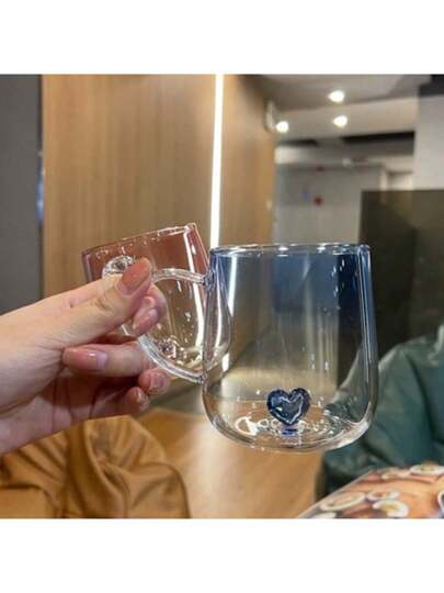 كوب قهوة زجاجي مقاوم للحرارة عالي البورسيليكات، مميز بتصميم قلب منحوت داخليا، أناقة وأسلوب رومانسي لشراب الشاي والكابتشينو واللاتيه والحليب والعصير، هدية فريدة مفكرة لعيد الحب أو عيد الميلاد أو الذكرى السنوية، مثالي للاستخدام المنزلي ومكتبي