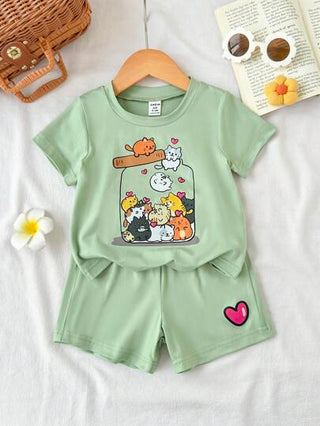 مجموعة من قطعتين لطفلة رضيعة/ صغيرة من عمر 0-3 سنوات، تتكون من تي شيرت كم قصير بطباعة قطة جميلة وشورت، بلون أخضر التفاح، ملابس ربيعية/صيفية للطفل