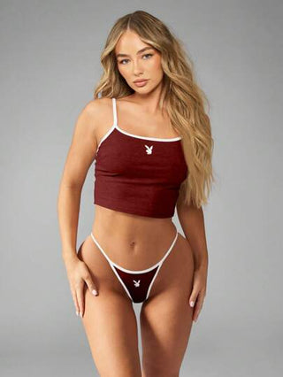 Missguided x Playboy MISSGUIDED طقم أبيض يتكون من خزامى (عروة قطنية) وبرمودا رياضي مصمم بشعار أرنب