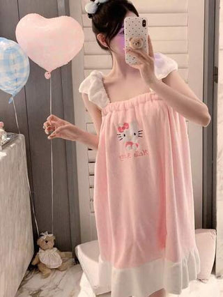 Sanrio قطعة واحدة مجموعة منشفة من القطيفة المرجانية وغطاء شعر مستوحى من شخصية Hello Kitty الكرتونية الجميلة، منشفة استحمام ناعمة وماصة للماء مناسبة لغسل الوجه واليدين، هدية منزلية في علبة هدايا