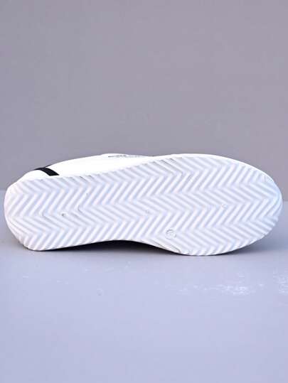 أحذية رياضية نسائية مُريحة خفيفة الوزن مبطّنة للجري، موديل صيف 2025، كاجوال