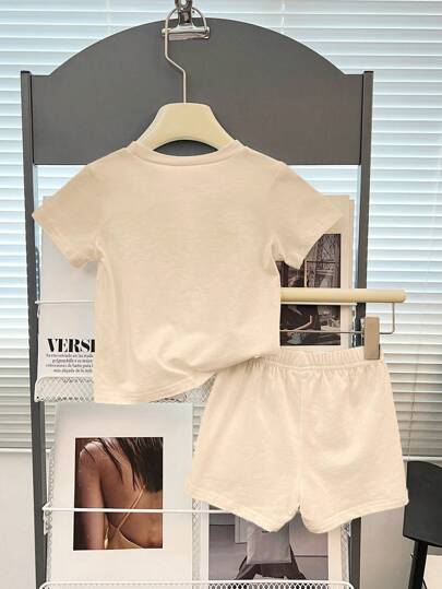 طقم صيفي للطفل البني -تي شيرت بطبعة الحروف والدببة بأكمام قصيرة وشورت قطعتان