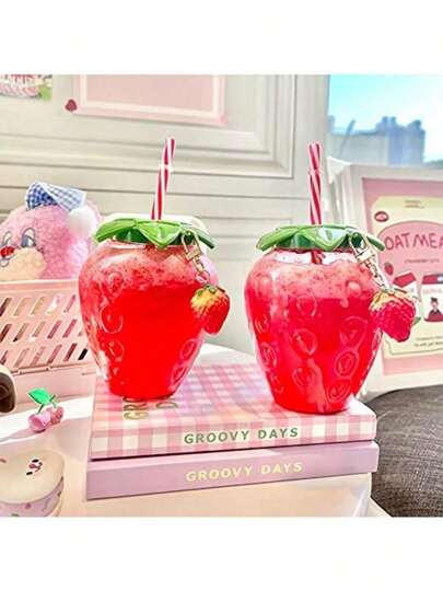 1 كوب بشكل الفراولة سعة 500 مل مع قش وإكسسوارات، زجاجة مياه مبتكرة، كوب مشروبات قابل لإعادة الاستخدام باللون الوردي مع إكسسوارات خضراء وحمراء، حاوية مشروبات محمولة ممتعة للعصير والمشروبات الباردة، مصنوع من مواد خفيفة الوزن، هدية مثالية لحفلات عيد...
