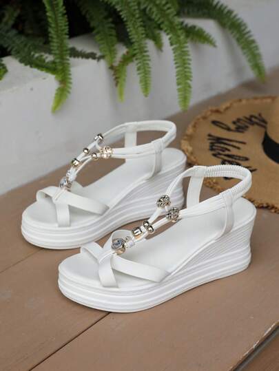 صنادل نسائية صيفية عصرية بنعل وسادة مزين بخرز على طراز البوهيمي مع حزام مطاطي خفيف الوزن ، مريحة للارتداء اليومي ومناسبة لمختلف المناسبات