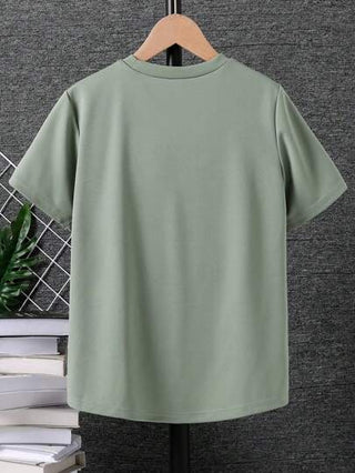 SHEIN تي شيرت قصير الأكمام للفتيان المراهقين بطباعة شعار كاجوال، صيفي