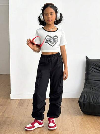 girls-sets حزام شحن ملون بلون واحد وتي شيرت قلب مطبوع وحرف لفتاة صغيرة في سن المراهقة ، 2 قطعة / مجموعة