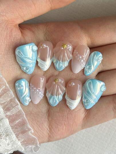 10 قطع أظافر مصنوعة يدويًا باللون الأزرق، قصيرة بشكل لوز، مزينة بتصميم قوقعة ثلاثية الأبعاد باللونين الأزرق والأبيض اللؤلؤي، مناسبة للاستخدام اليومي للفتيات، وللزينة في إجازة البحر، مع غراء جيلي وملف أظافر
