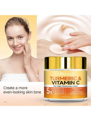 Hllozzi كريم ترطيب خفيف من الفيتامين سي، يعزز رطوبة الوجه ويساعد على إنضار البشرة وتوحيد لونها. يحتوي على الكركم وفيتامين سي، يرطب البشرة ويجعلها ناعمة وغير دهنية. مناسب لجميع أنواع البشرة. كريم ترطيب نهاري وليلي، بحجم 60جرام/2.12أونصة