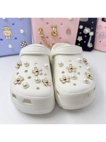 16 قطعة/مجموعة تزيينات لأحذية كلوج والصنادل شكل زهور بيضاء وخرز اصطناعي، تزين أوشحة السيليكون والاكسسوارات DIY، هدايا للمناسبات