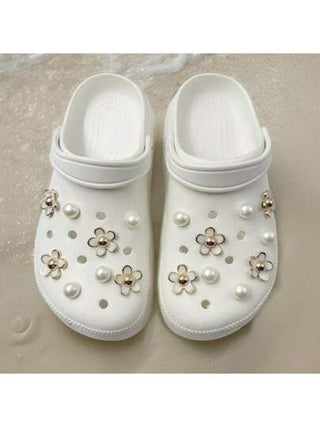 16 قطعة/مجموعة تزيينات لأحذية كلوج والصنادل شكل زهور بيضاء وخرز اصطناعي، تزين أوشحة السيليكون والاكسسوارات DIY، هدايا للمناسبات