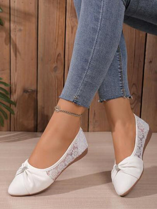 أحذية بناتية أنيقة من الدانتيل سهلة الاخلال، سريعة الارتداء، وحيدة ناعمة وهواءية ، تصميم عصري مريح وأنيق مقاسات كبيرة متعددة الاستخدامات للكاجوال