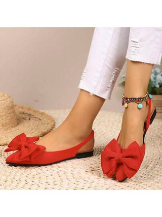 صندل مسطح بنصل مدبب قابل للتعديل مزين بفيونكة لمظهر أنثوي أنيق