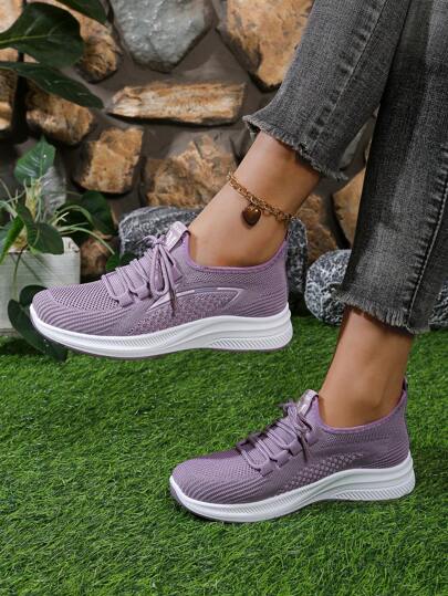 أحذية رياضية نسائية اللون البنفسجي مطبوعة بنقشات معدنية، منسوجة وقابلة للتنفس، مناسبة للمدرسة والعمل والجري والرياضة الخفيفة والتنزه والحفلات والتسوق والتنزه المفترض، أحذية كاجوال بتصميم بسيط