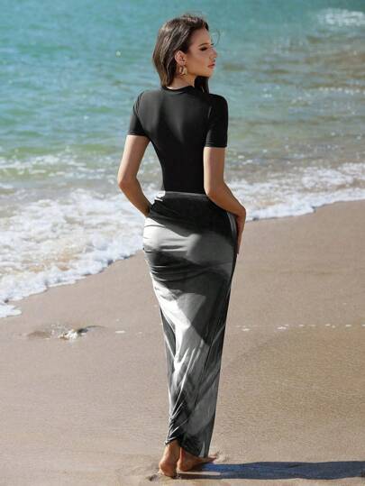 Swim Shayni طقم صيفي للنساء: ملابس علوية تانكيني بأكمام قصيرة وسحاب في الرقبة وشورت ، مع تنورة طويلة مرقعة بالزهور كغطاء , ملابس عطلة وأجازة عفوية