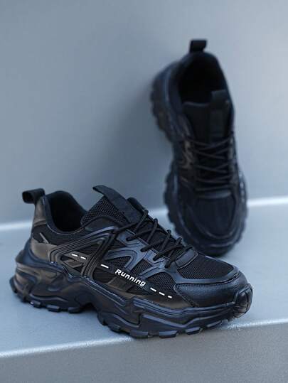 أحذية رياضية رجالي منخفضة القدم ذات طبقات متساوية من الطابعة، قابلة للتنفس، مقاومة للانزلاق، طباعة أحرف، أربطة لمسك القدم، إطار قدم مستدير، سهلة الارتداء، لجميع المناسبات اليومية الرياضية والعادية، موضة مريحة وذات طلب عالي