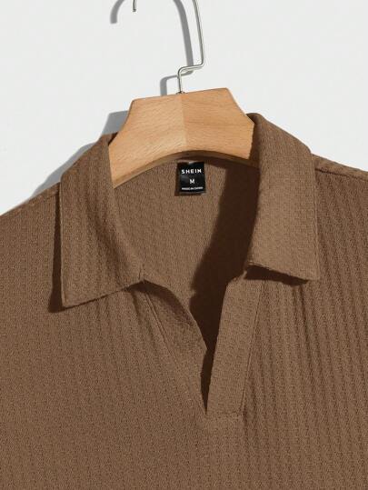 Manfinity RelaxMax قميص بولو رجالي قصير الأكمام بياقة على شكل v، لون أحادي، مناسب للصيف