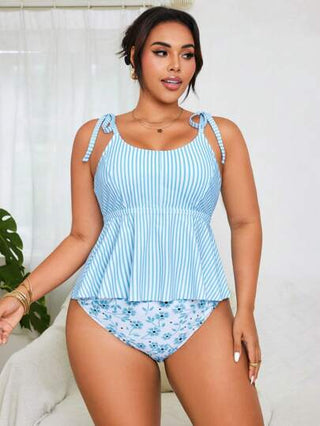 SHEIN Swim Curve قطعتان بيكيني مفتوح الظهر بنقشة زهور وحبال كتف قابلة للربط للسيدات البدينات لقضاء العطلات