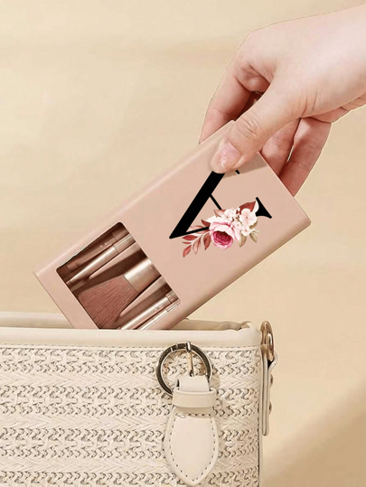 مجموعة فرش تجميل مع مرايا في علبة ، مزينة بتصميمات زهور جذابة مع أحرف إنجليزية من A إلى Z، مجموعات فرش تجميل متعددة الوظائف مع علب مرآة، أقلام تجميل صغيرة متعددة الوظائف، فرش ظلال العيون، أطقم أدوات مكياج تشمل فرش تجميل، هدايا مثالية للفتيات، لوازم...