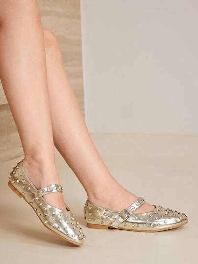 MOTF PREMIUM أحذية سبتة مُريحة كاجوال بمرية كاوبوي سوداء مرصعة بالدبابيس بشكل عصري كلاسيكي - تصميم أصابع القدم الدائرية بطراز منبطح