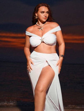 Swim Oasis مجموعة ملابس علوية كتف عاري أبيض وسراويل بكيني ذات خصر مرتفع بتصميم مفرغ وتنورة ماكسي بيضاء، مناسبة للمرأة ذات الحجم الكبير للاستخدام في الحفلات والشواطئ الصيفية