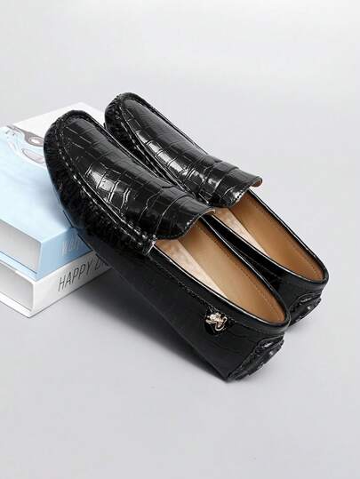 أحذية موكاسين رجالي بتزيين معدني، أحذية مريحة غير زلقة سهلة الارتداء، أحذية رجالي للربيع والصيف