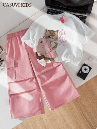 تيشيرتات بناتي مجموعة بنطلون كارجو وتي شيرت رخوة ذات كتف منخفض بطبعة قطة لأطفال الروضة 2 قطعة/طقم