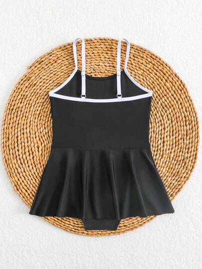 SHEIN قطعة واحدة من ملابس السباحة قطعة واحدة بتصميم فتاة صغيرة مع فتحات جانبية وبلا أكمام