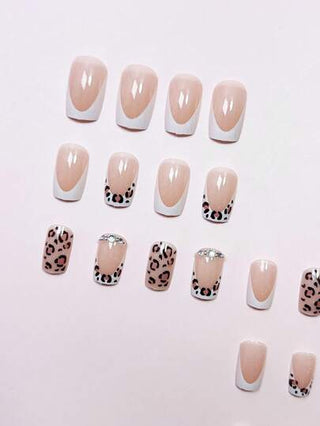 ارتق بمظهرك على الفور باستخدام 24 قطعة، أظافر سهلة الوضع متوسطة، أظافر فرنسية بيضاء كلاسيكية ذات طبعة نمر بني وأسود، أظافر فرنسية عليها ديكور بالراين 3D، طقم أظافر مزيف أنيق مربع الشكل، تصميم أظافر بسيط وأنيق، مناسب للفتيات والنساء في الاستخدام...