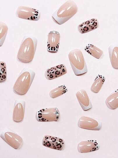 ارتق بمظهرك على الفور باستخدام 24 قطعة، أظافر سهلة الوضع متوسطة، أظافر فرنسية بيضاء كلاسيكية ذات طبعة نمر بني وأسود، أظافر فرنسية عليها ديكور بالراين 3D، طقم أظافر مزيف أنيق مربع الشكل، تصميم أظافر بسيط وأنيق، مناسب للفتيات والنساء في الاستخدام...