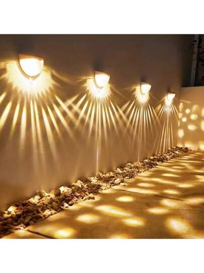 2 قطعة من مصابيح الطاقة الشمسية الخارجية، مصابيح حائط مزخرفة بمستشعر ضوئي، مصابيح طاقة شمسية نصف دائرية موفرة للطاقة، مناسبة لإضاءة الحائط الخارجي، إضاءة شمسية خارجية