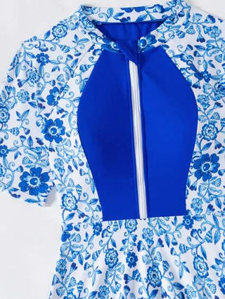 طقم تانكيني حريمي Swim Mulvari بدلة سباحة تانكيني مجموعة للنساء بطبعة زهور زرقاء وبيضاء ، بأكمام قصيرة وسحاب للاستخدام اليومي في الشاطئ والمنتجعات ، بيكيني