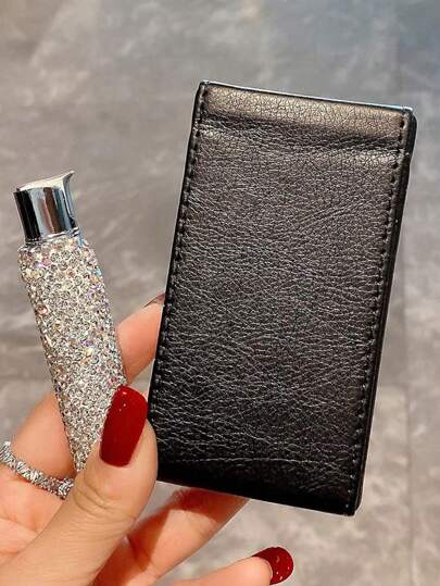 1 علبة سجائر مرصعة بالراين ستون، سعة 20 ، صندوق سجائر ماسي أنيق ، صندوق حفظ ماسي رفيع محمول ،علبة نسائية متميزة للسيارة ، مناسبة للهدايا وديكور الحفلات ، علبة سجائر من الجلد المرصع بالماس ، مناسبة للجنسين