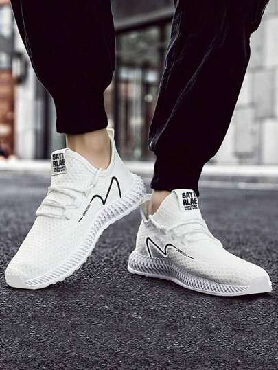 حذاء رياضي للرجال يناسب الصيف ذو طبعة مطاطية مانعة للانزلاق وشبكة تنفس، متعدد الاستخدامات، طري، للمشي لأداء المهام اليومية، بتصميم أبيض بسيط وأنيق، حذاء كاجوال سهل الارتداء