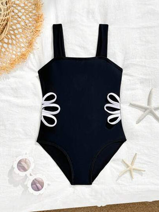 بدلة سباحة قطعة واحدة مفتوحة للفتاة الصغيرة للشاطئ أو العطلات