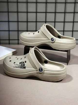 أحذية صيفية رجالية مريحة متعددة الاستخدامات وقابلة للتنفس بفتحات، صنادل سهلة الارتداء، أحذية شاطئ مانعة للانزلاق