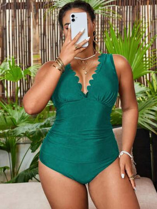 Swim Lushoire بدلة سباحة للمرأة البدينة ذات قطعتين، باللون السادة، مع تنجيد قابل للإزالة، بتصميم رقبة عميقة على شكل حرف V، مع كشكشة في الأعلى، وشيرت جوانبي مخفف للبطن، وظهر مفتوح مع حزام أنيق، وسراويل مثلث خصر عالي، ملابس سباحة كاجوال للعطلات والشاطئ