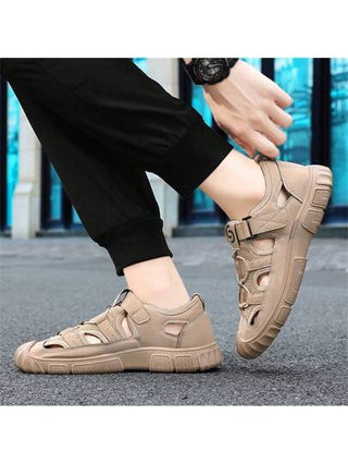 صنادل صيفية للرجال، صنادل شرائح خارجية مصنوعة يدويًا للرجال، أحذية مغلقة مضادة للانزلاق، صنادل شاطئ عصرية ومريحة للرجال (بنمط غير متماثل، خياطة يدوية، اتجاهات الغرز عشوائية)