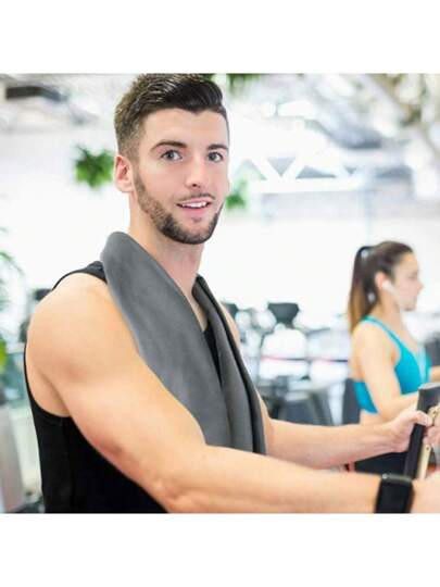 حقيبة أسطوانية محمولة للتعبئة، مناشف عالية الجودة سريعة الجفاف وماصة للماء والعرق، ناعمة ومنفذة للهواء، مناشف شاطئية خارجية سريعة الجفاف وخالية من الرمال متوفرة بأحجام متعددة، تصميم محمول بحزام مناسب للتخييم والدراجات والرياضة واليوجا والمشي البري والتنزه