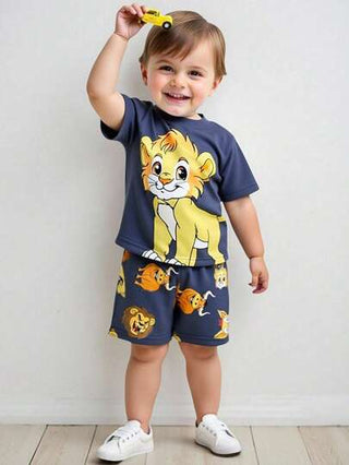 SHEIN Playful Pals مجموعتان للأطفال الرضع الصبية العصرية: ملابس علوية كم قصير برقبة دائرية بطباعة الأسد +بنطلون بطباعة بسيطة لبقرة باللونين الرمادي والأخضر، ملابس ناعمة ومريحة للارتداء اليومي، للمدرسة، للخارج، إجازة، التنزه المنزلي، الرياضة