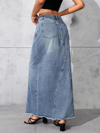 EZwear تنورة جينز قصيرة كاجوال بسحاب وحافة خام على شكل A للنساء