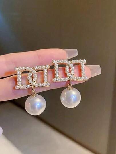 مجموعة 3 قطع مجوهرات فاخرة تشمل قلادة عنق مزينة بأحرف وخرز كبير والأقراط ، اكسسوارات متعددة الاستخدامات هدية صيفية للفتيات