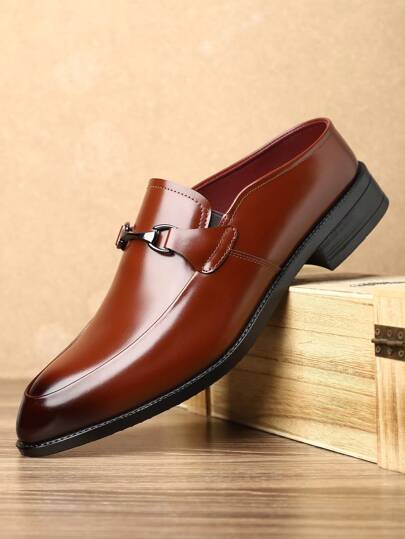 زوج من أحذية رجالي بأسلوب كوري بنسق مدبب وزحلقة بدون ربط جلدية نصف مفرغة، تصميم جديد منخفض القطع مضاد للانزلاق للأعمال والكاجوال