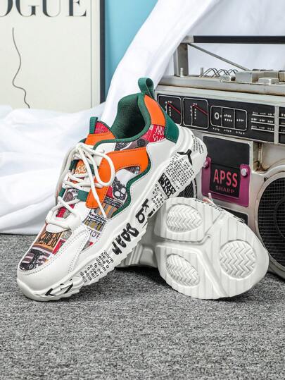 أحذية رياضية كاجوال ذات طابع رياضي، مريحة وقابلة للتنفس للربيع/الصيف. بطبعة بيضاء مع لون برتقالي حيوي، أحذية منصة ضخمة متعددة الاستخدامات للرجال والنساء. أزياء راجعة في الزمن للحفلات والمهرجانات. أحذية رياضية منخفضة القمة قوية ومشتتة للصدمات للرجال