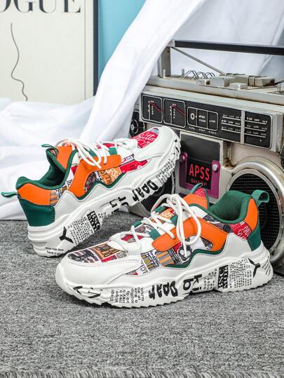 أحذية رياضية كاجوال ذات طابع رياضي، مريحة وقابلة للتنفس للربيع/الصيف. بطبعة بيضاء مع لون برتقالي حيوي، أحذية منصة ضخمة متعددة الاستخدامات للرجال والنساء. أزياء راجعة في الزمن للحفلات والمهرجانات. أحذية رياضية منخفضة القمة قوية ومشتتة للصدمات للرجال