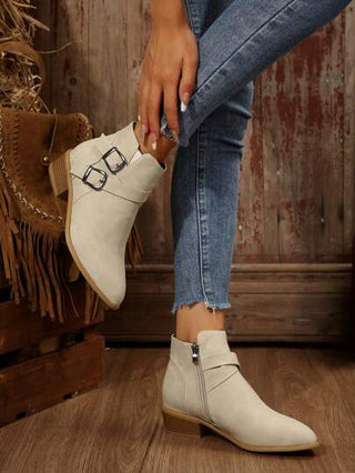 بوت كاحل من الجلد مع كعب سميك برأس مدبب للنساء ، مزين بإبزيم حزام ، تصميم سحاب جانبي مع كعب عالي سميك، بوت غربية بطراز بانك كول