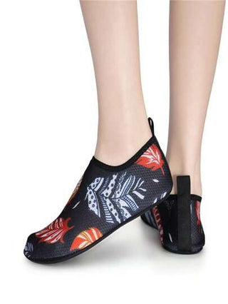 أحذية مائية خارجية يمكن ارتداؤها من قبل الرجال والنساء ، خفيفة الوزن ، مانعة للانزلاق ، من السهل ارتداؤها ، مناسبة للرياضات المائية ، المشي لمسافات طويلة ، السباحة ، التسلق ، بتصميم غير متماثل كشمواه