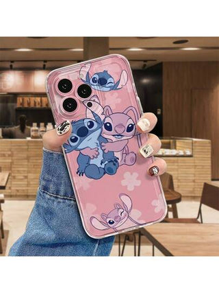 Sanrio 1 غطاء هاتف مرخص كرتوني لطيف باللون الوردي/ستيتش/ملاك، مقاوم للصدمات والسقوط، مناسب لطرازات هاتف أي-فون 16/15/14/13/12/11/7/8/7 بلس/15 بلس/إكس إس ماكس/إكس إس/إكس/إكس آر، مما يجعلها هدية مثالية لأعياد الميلاد والمناسبات الخاصة.