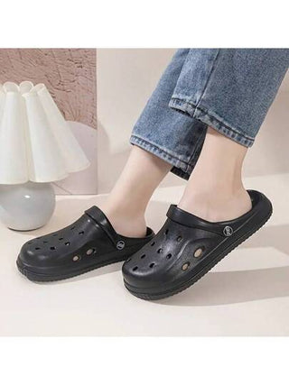 صنادل رجالية جديدة منفذة للهواء قابلة للارتداء برقبة، رياضية من شبكة قابلة للسقوط، برأس دائري مسطح مانع للانزلاق، خفيفة الوزن بلون متماسك ، أحذية بستانية متعددة الاستخدامات